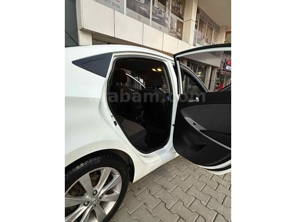 Galeriden Hyundai Accent Blue 1.6 CRDI Mode Plus 2012 Model Bitlis