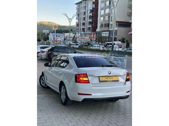 Galeriden Skoda Octavia 1.6 TDI Ambition Optimal 2016 Model Bitlis