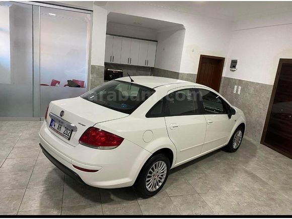 Memurdan Fiat Linea 1.3 Multijet Pop 2015 Model  194.000 km Beyaz