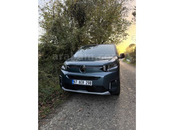 Sahibinden Citroen Berlingo 1.5 BlueHDI Shine 2024 Model  18.000 km Mavi