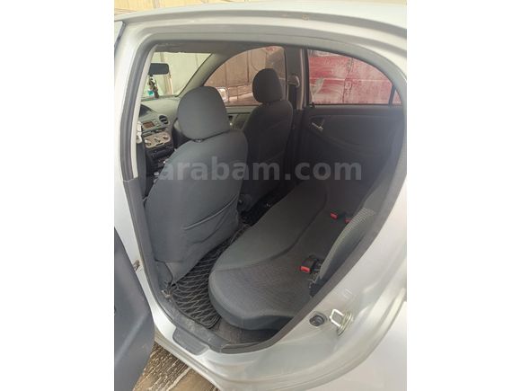 Memurdan Toyota Yaris 1.3 Sol