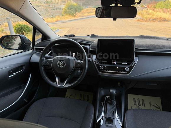 HATASIZ 10 YIL GARANTİLİ  COROLLA 2023 -30 BİN KM  