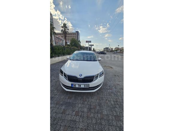 Sahibinden Skoda Octavia 1.6 TDI Style 2019 Model  174000 km Beyaz