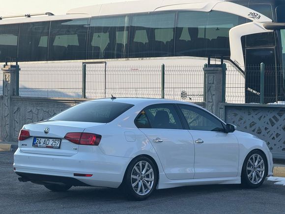 Sahibinden Volkswagen Jetta 1.4 TSi Highline 2015 Model  193.000 km Beyaz