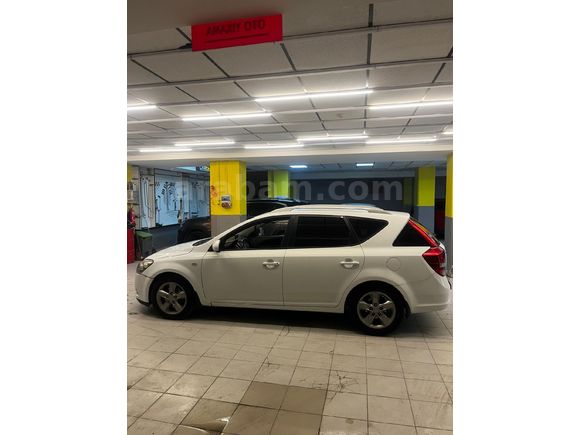Sahibinden Kia Ceed 1.6 CRDi Motion SW 2012 Model