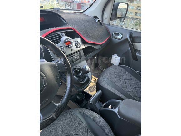 Sahibinden Renault Kangoo Multix 1.5 dCi Privilege 2012 Model 