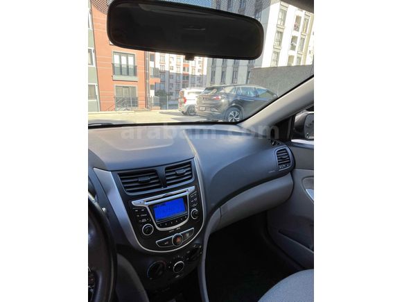 Sahibinden Hyundai Accent Blue 1.4 CVVT Mode 2011 Model 