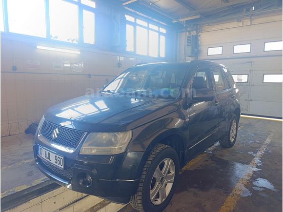 Sahibinden Suzuki Grand Vitara 2.0 JLX-AL 2007 Model  318.000 km Siyah