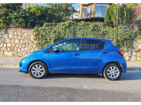 İlk Sahibinden 2015 Yaris Hibrit Spirit Servis Bakımlı Yakıt Cimrisi Sorunsuz Garaj Aracı