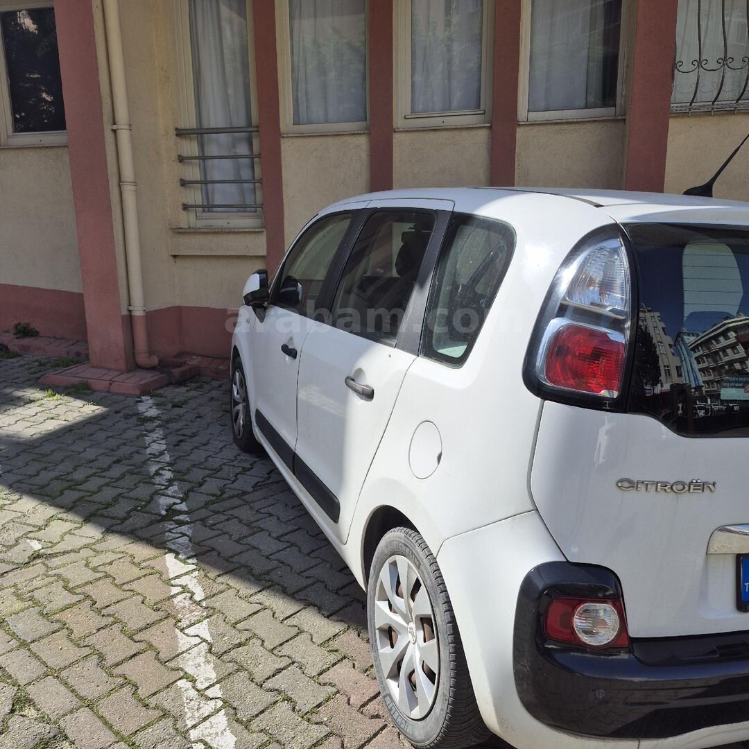 Sahibinden Citroen C3 Picasso 1.4 SX 2009 Model İstanbul 90.000 km Beyaz 3