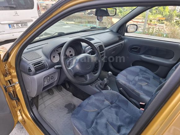 Sahibinden Renault Clio 1.4 2001 Model