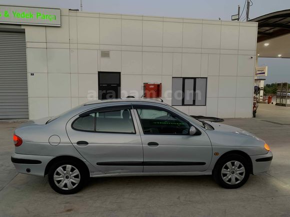 Sahibinden Renault Megane 1.4 Authentique 2003 Model 