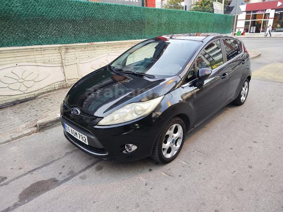 Sahibinden Ford Fiesta 1.4 Titanium 2011 Model  263.000 km Siyah