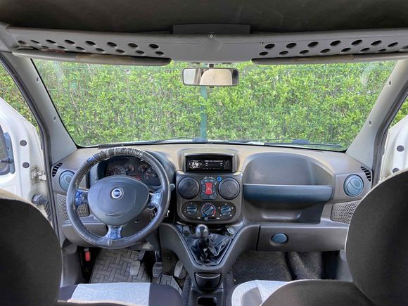 BEŞLER AUTO DAN 2004 MODEL  HATASIZ 1.9  JTD  KLIMALI
