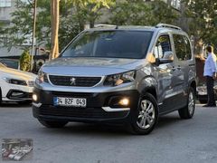 BAYRAMTEPE OTO'DAN 300 PEŞİNLE 2019 PEUGEOT RIFTER 130 KM