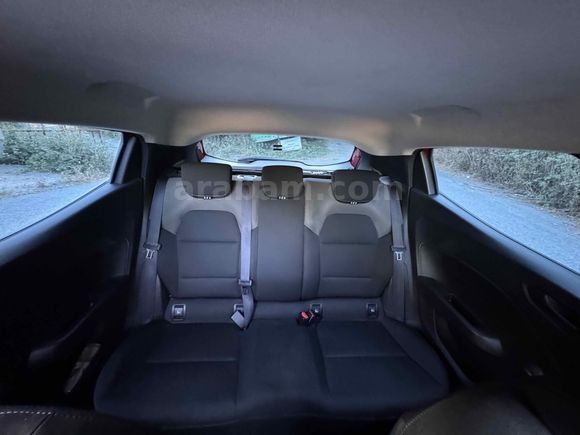 Alev Kırmızı Renault Clio 1.0 SCe Joy 2023 Model 