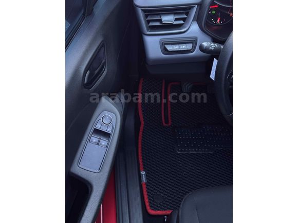 Alev Kırmızı Renault Clio 1.0 SCe Joy 2023 Model 