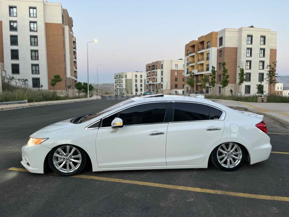 Sahibinden Honda Civic 1.6i VTEC Eco Elegance 2013 Model 