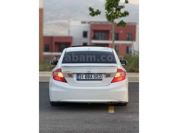 Sahibinden Honda Civic 1.6i VTEC Eco Elegance 2013 Model 