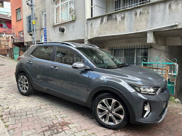 KIA STONİC 2023 ÇIKIŞLI SERVİS BAKIMLI PPF KAPLI GARANTİLİ