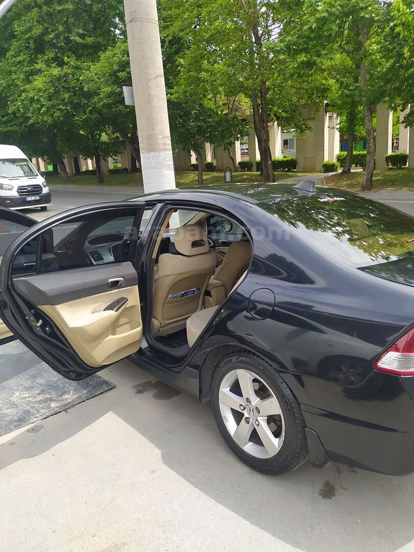 Sahibinden Honda Civic 1.6i VTEC Premium 2007 Model 3