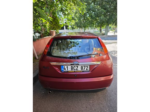Sahibinden Ford Focus 1.6 Ghia 2001 Model 