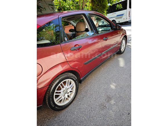 Sahibinden Ford Focus 1.6 Ghia 2001 Model 