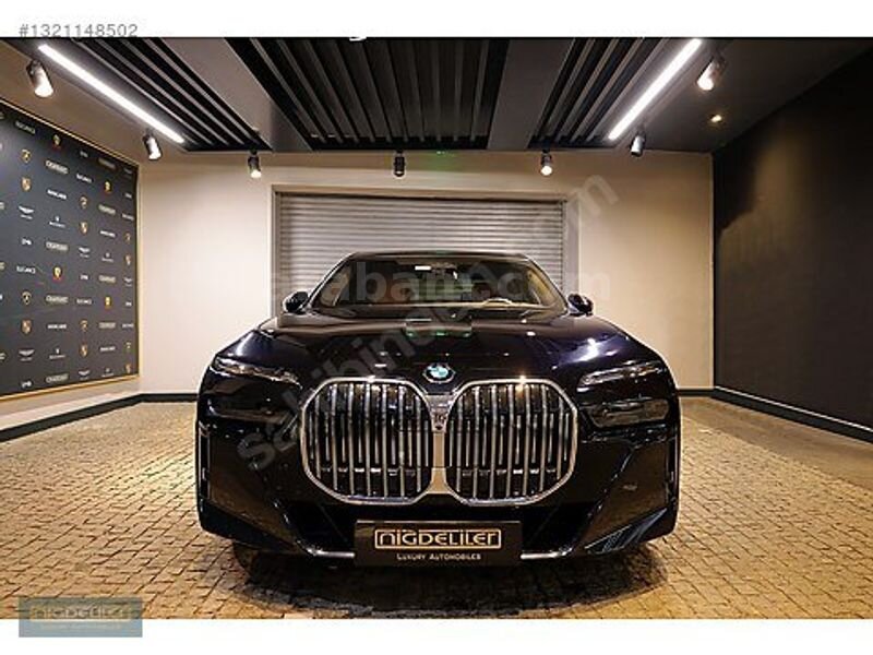 Galeriden BMW 7 Serisi 740d xDrive M Excellence 2022 Model İzmir 101.031 km Siyah