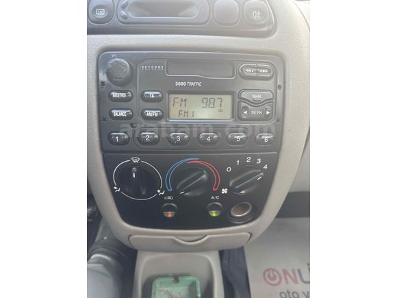 Sahibinden Ford Fiesta 1.25 Flair 2000 model
 