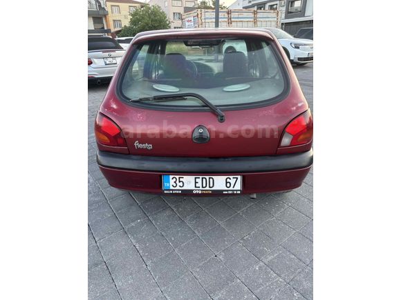 Sahibinden Ford Fiesta 1.25 Flair 2000 model
 
