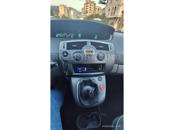 Sahibinden Renault Scenic 1.6 Dynamique 2004 Model