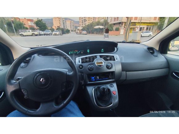 Sahibinden Renault Scenic 1.6 Dynamique 2004 Model