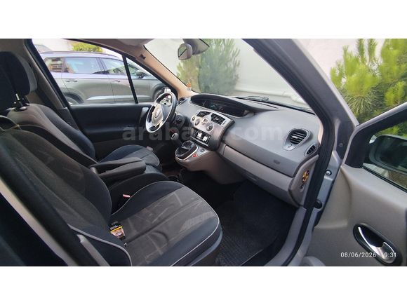 Sahibinden Renault Scenic 1.6 Dynamique 2004 Model