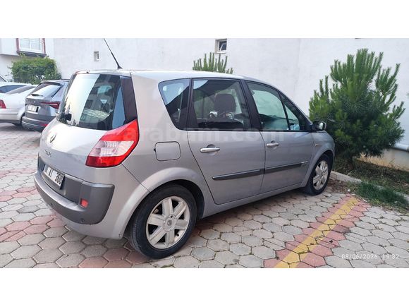 Sahibinden Renault Scenic 1.6 Dynamique 2004 Model