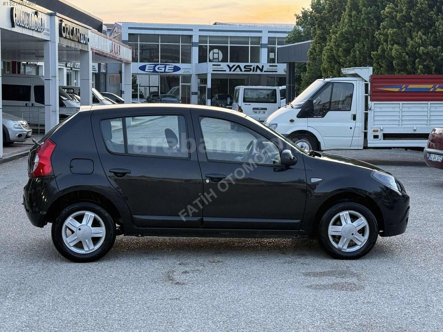 Galeriden Dacia Sandero 1.5 dCi Black Line 2010 Model Tokat 139.000 km Siyah 3