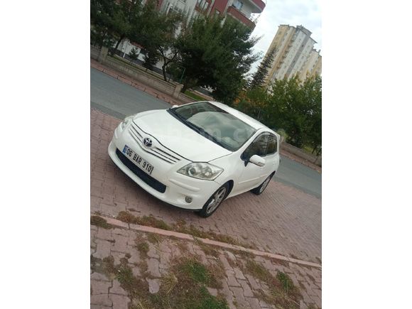 Sahibinden Toyota Auris 1.6 Comfort Extra 2011 Model