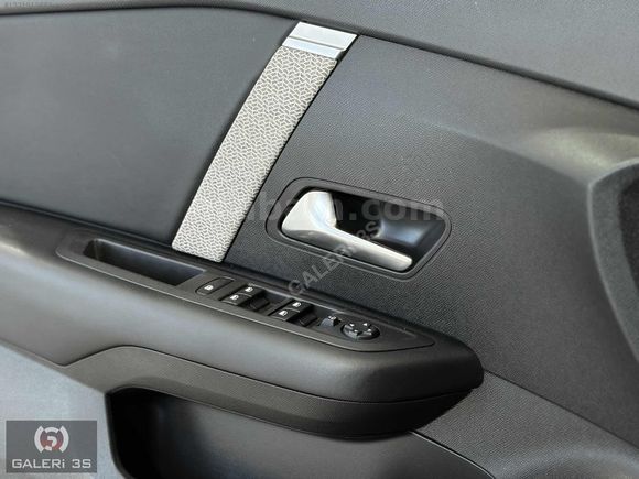 GALERİ 3S'DEN 2024 CİTROEN C4 1.2 130HP SHİNE 26'BİNDE HATASIZ