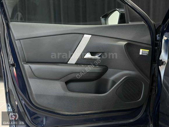 GALERİ 3S'DEN 2024 CİTROEN C4 1.2 130HP SHİNE 26'BİNDE HATASIZ