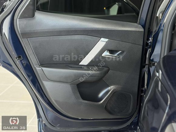 GALERİ 3S'DEN 2024 CİTROEN C4 1.2 130HP SHİNE 26'BİNDE HATASIZ