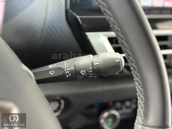 GALERİ 3S'DEN 2024 CİTROEN C4 1.2 130HP SHİNE 26'BİNDE HATASIZ