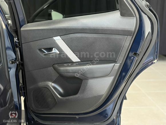 GALERİ 3S'DEN 2024 CİTROEN C4 1.2 130HP SHİNE 26'BİNDE HATASIZ