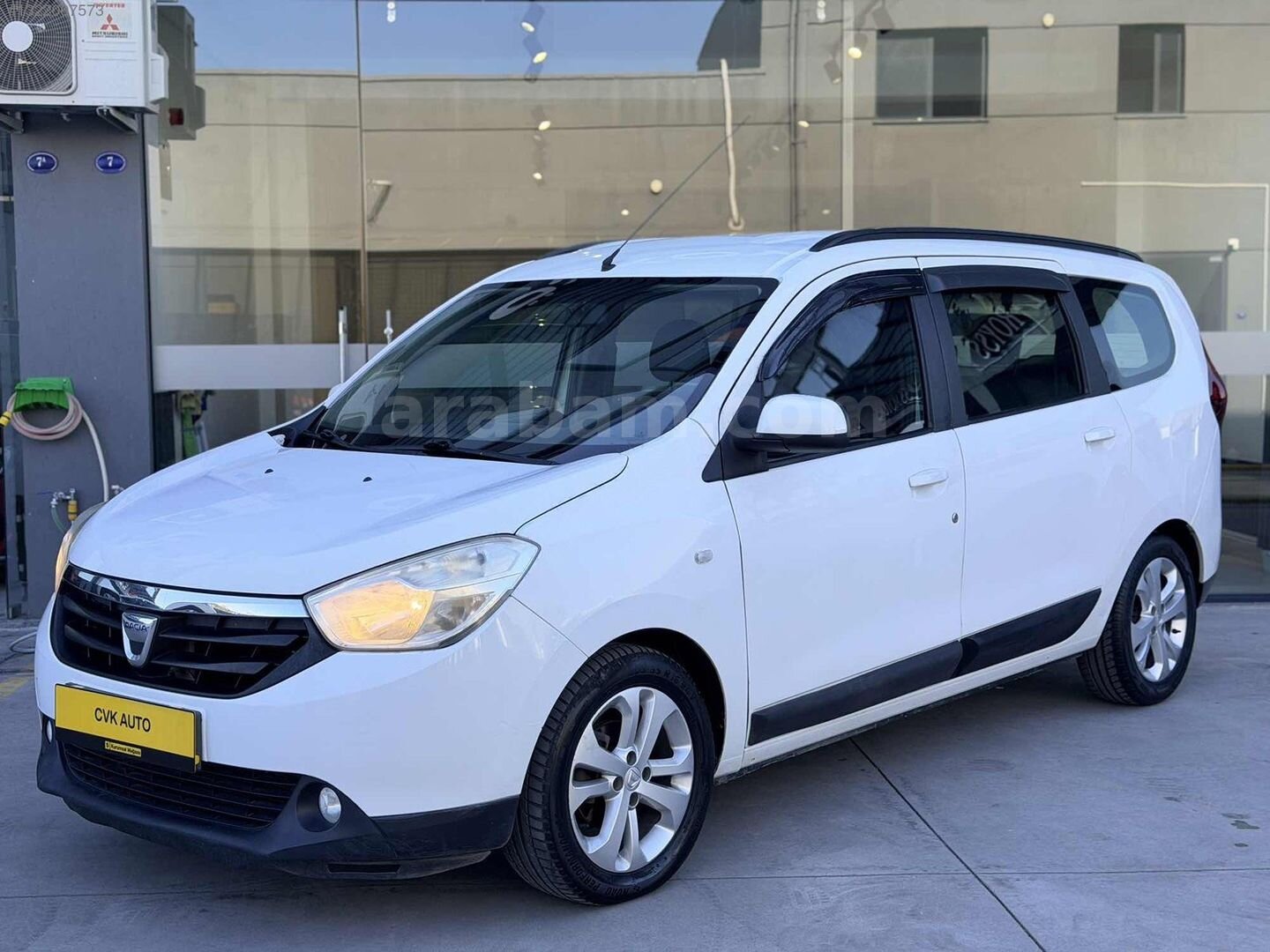 Galeriden Dacia Lodgy 1.5 dCi Laureate 2014 Model İzmir 197.000 km Beyaz 4