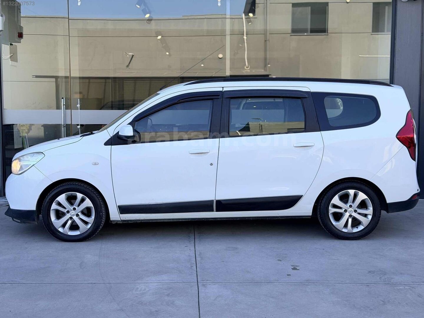 Galeriden Dacia Lodgy 1.5 dCi Laureate 2014 Model İzmir 197.000 km Beyaz 5