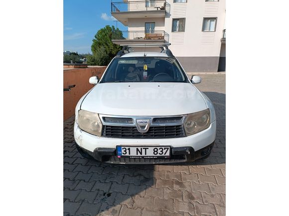 Sahibinden Dacia Duster 1.5 dCi Laureate 2013 Model  176.000 km Beyaz