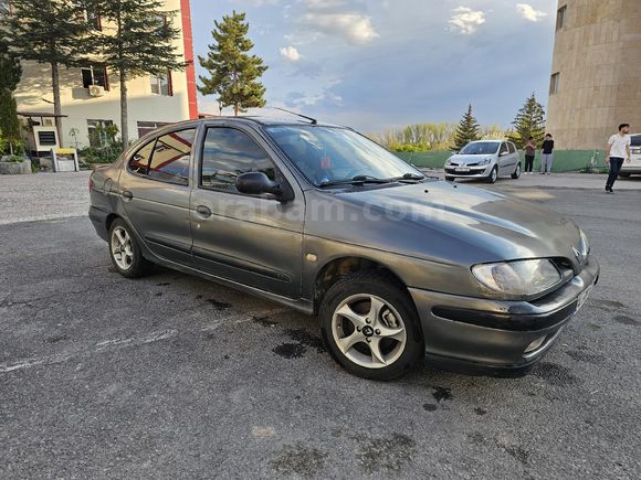 Sahibinden Renault Megane 2.0 RXT 1998 Model