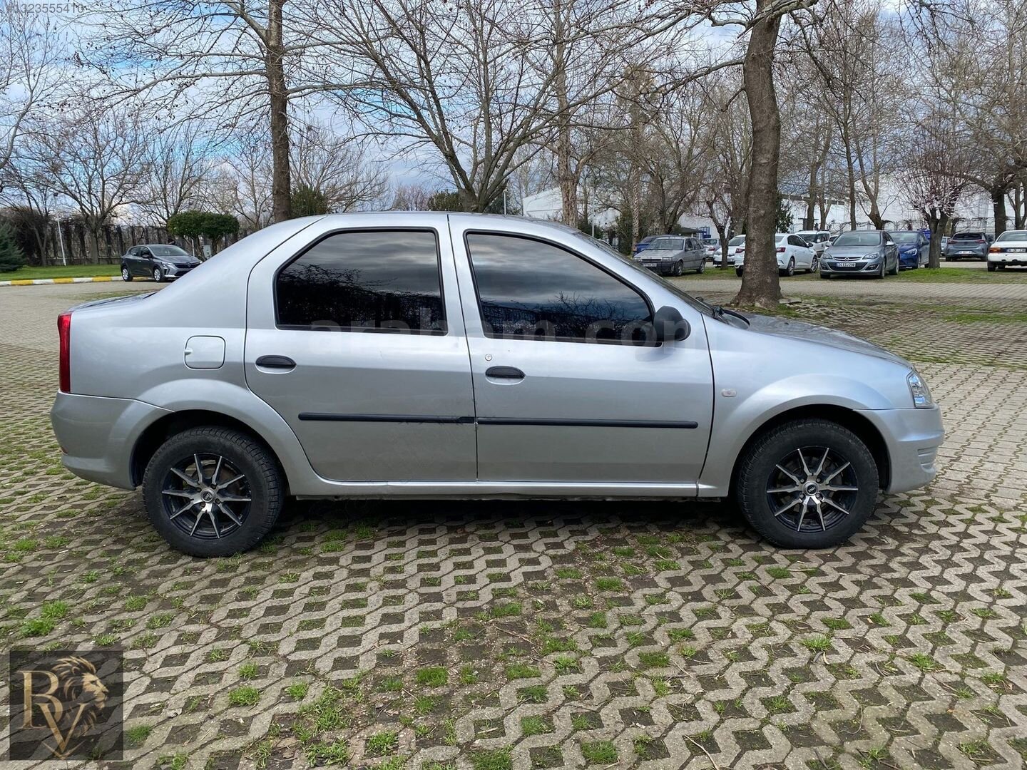 Galeriden Dacia Logan 1.5 dCi Ambiance 2011 Model Bursa 393.000 km Gri 6
