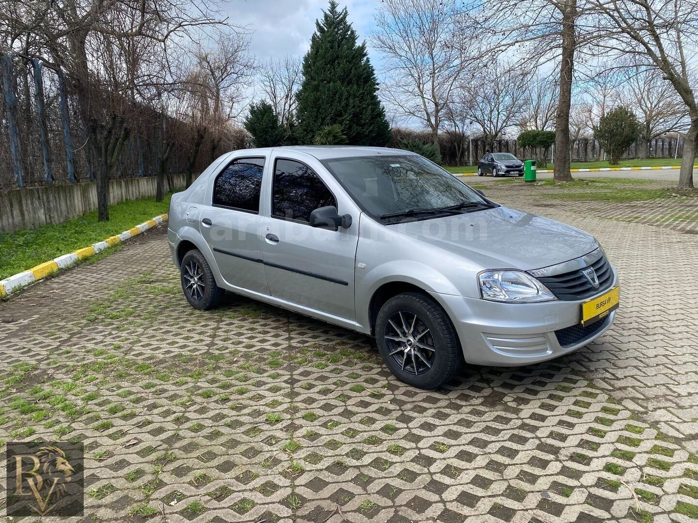 Galeriden Dacia Logan 1.5 dCi Ambiance 2011 Model Bursa 393.000 km Gri 7