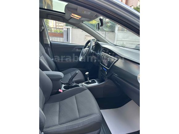 Galeriden Toyota Auris 1.4 D-4D Active Skypack 2013 Model Manisa