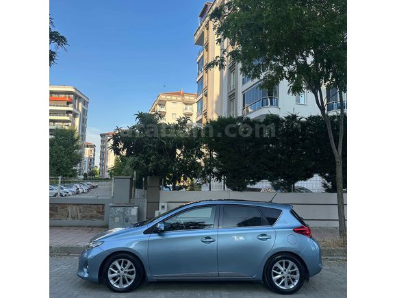 Galeriden Toyota Auris 1.4 D-4D Active Skypack 2013 Model Manisa