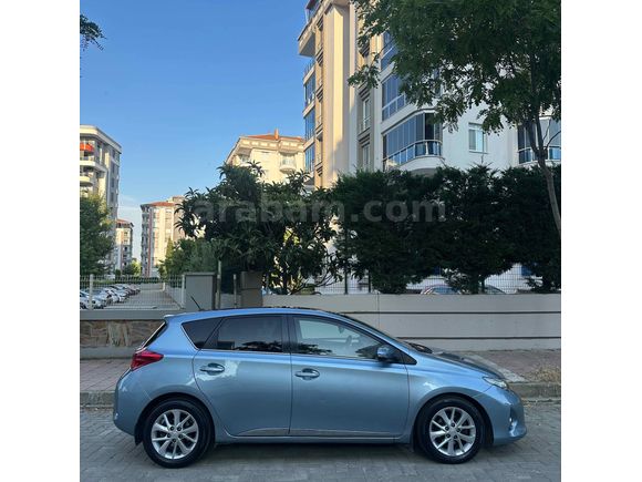 Galeriden Toyota Auris 1.4 D-4D Active Skypack 2013 Model Manisa